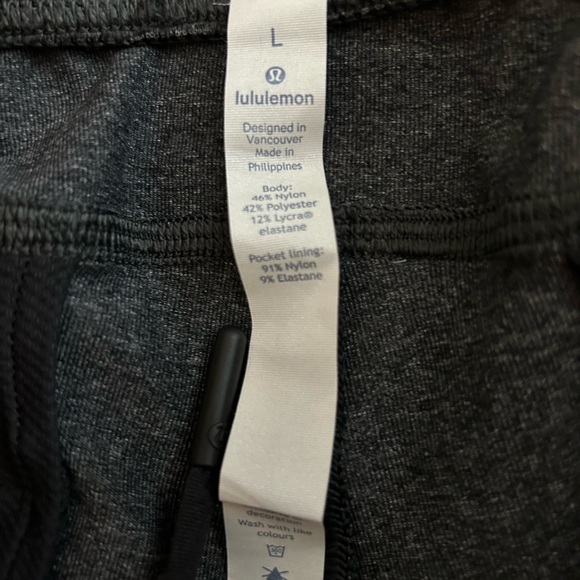 Lululemon - Picture 5 of 6